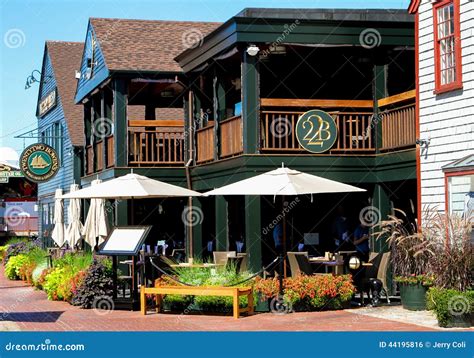 bowen's wharf restaurants newport ri.